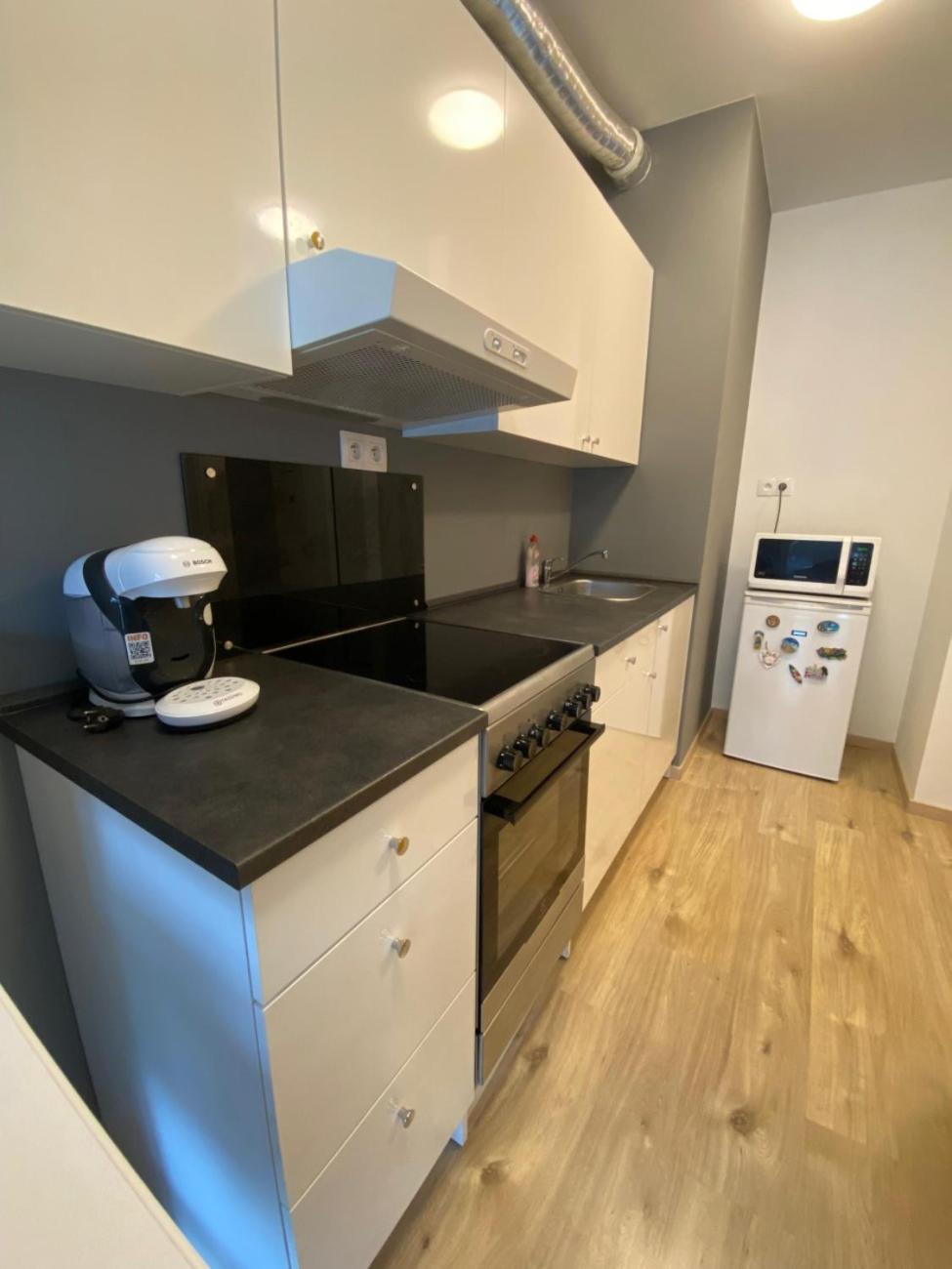 Fiaor Apartment, 1-2 Guests, Free Parking & Wifi, 7 Km Downtown, Апартаменти *
